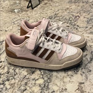 Adidas Strawberry forum lows